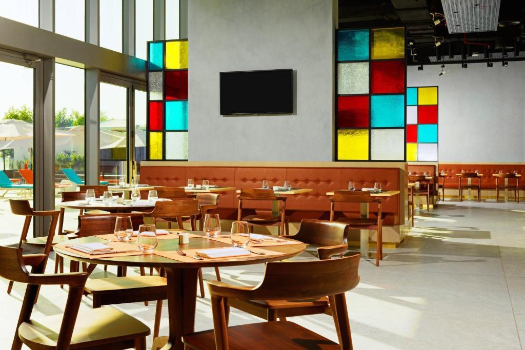 Aloft Palm Jumeirah Resort 4*